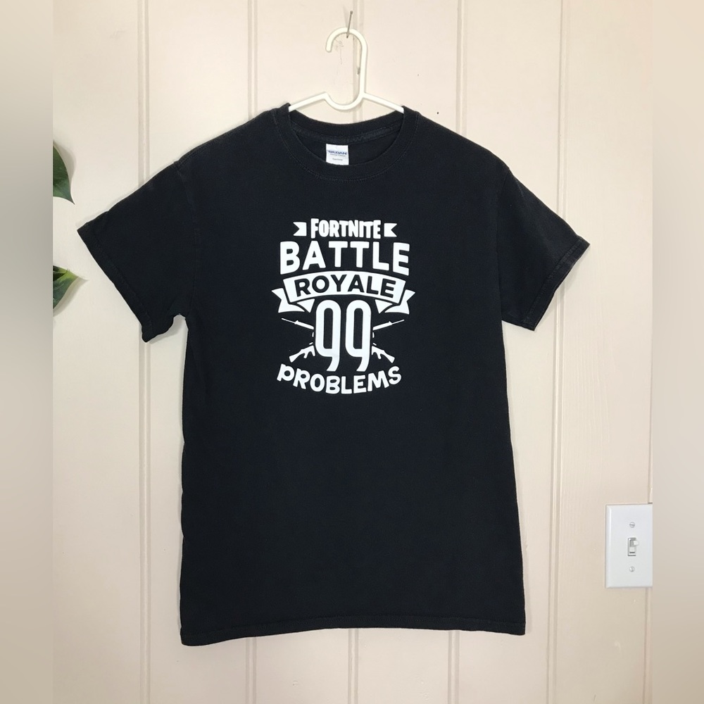 Fortnite Battle Royale 99 Problems T-shirt
Size Small Unisex 
100% Cotton - Picture 12 of 16